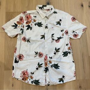 Aéropostale | Men’s White Floral Button Down Shirt 🌺